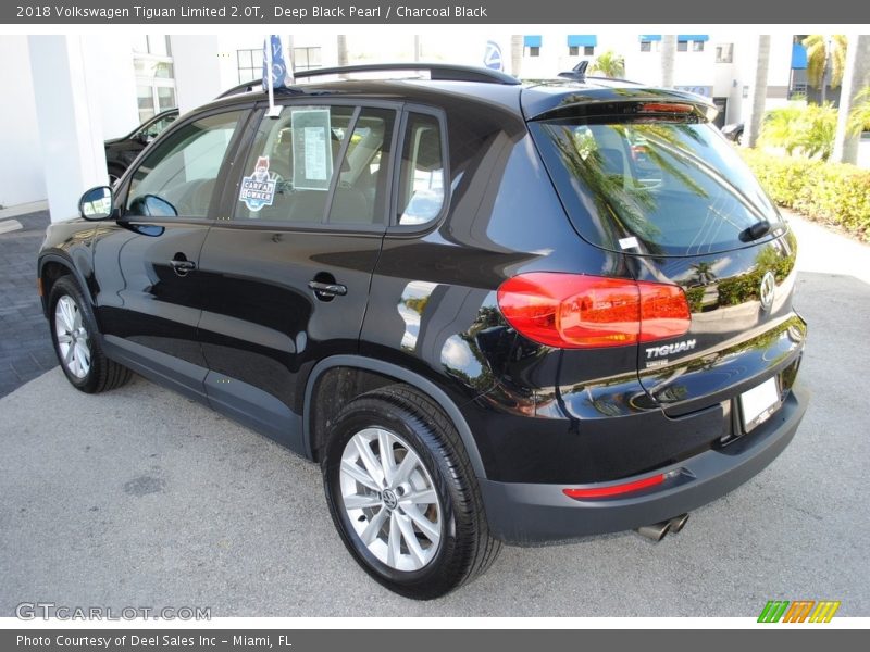 Deep Black Pearl / Charcoal Black 2018 Volkswagen Tiguan Limited 2.0T