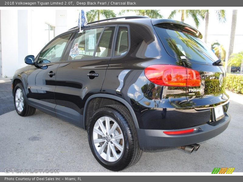 Deep Black Pearl / Charcoal Black 2018 Volkswagen Tiguan Limited 2.0T