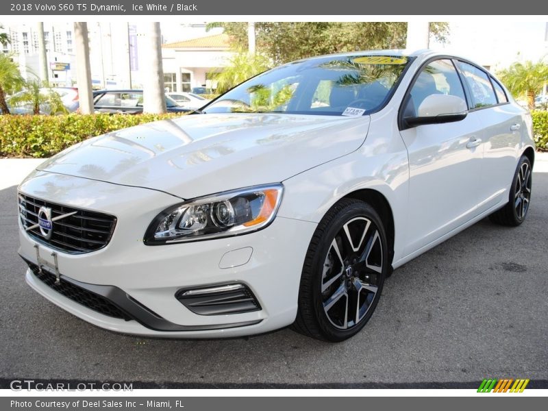 Ice White / Black 2018 Volvo S60 T5 Dynamic