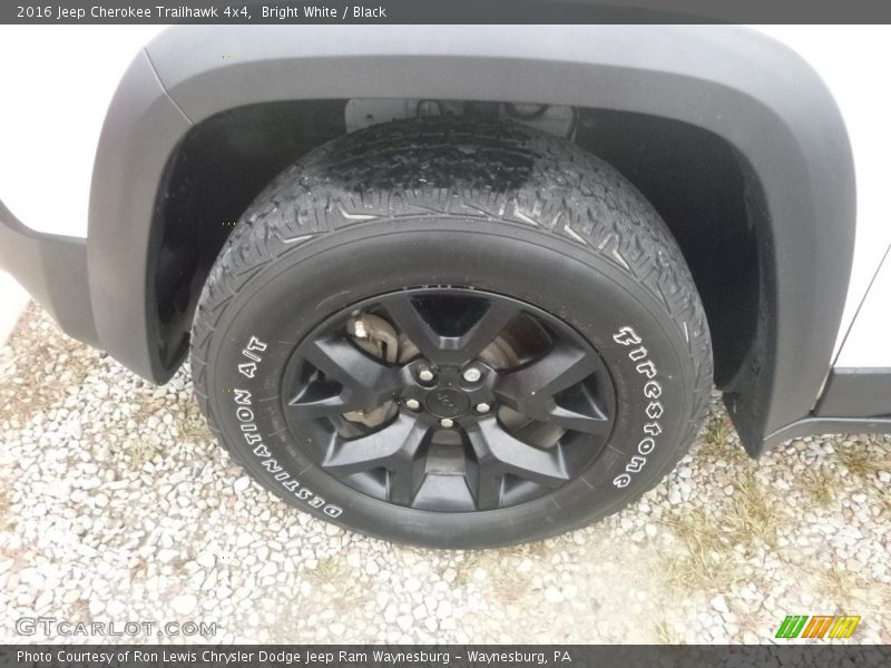 Bright White / Black 2016 Jeep Cherokee Trailhawk 4x4