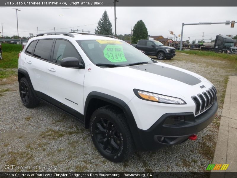 Bright White / Black 2016 Jeep Cherokee Trailhawk 4x4