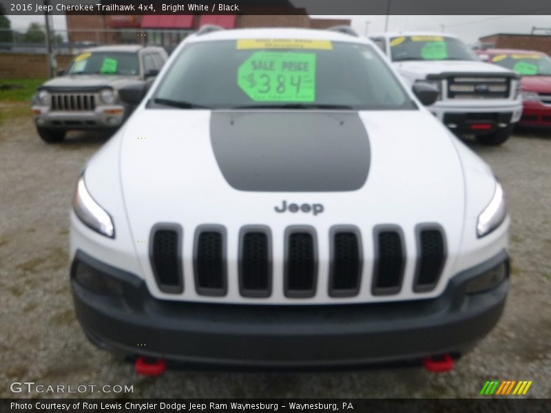 Bright White / Black 2016 Jeep Cherokee Trailhawk 4x4