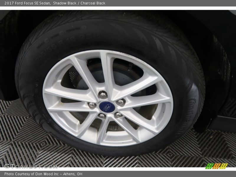 Shadow Black / Charcoal Black 2017 Ford Focus SE Sedan
