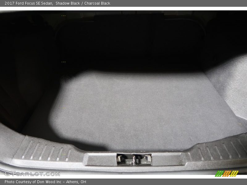 Shadow Black / Charcoal Black 2017 Ford Focus SE Sedan
