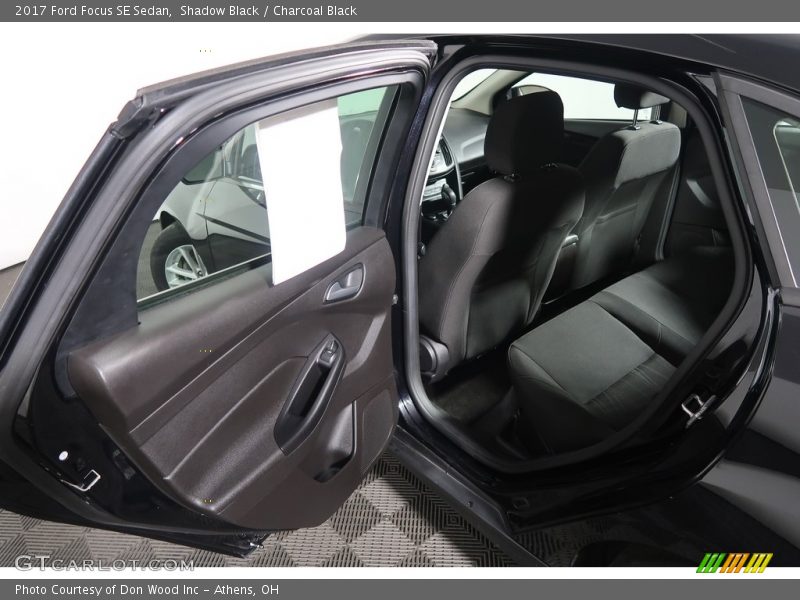Shadow Black / Charcoal Black 2017 Ford Focus SE Sedan