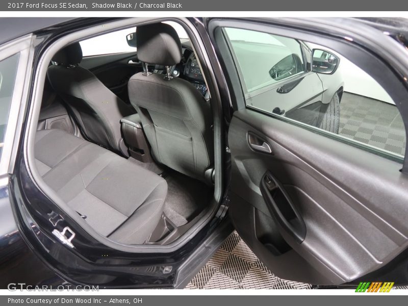 Shadow Black / Charcoal Black 2017 Ford Focus SE Sedan
