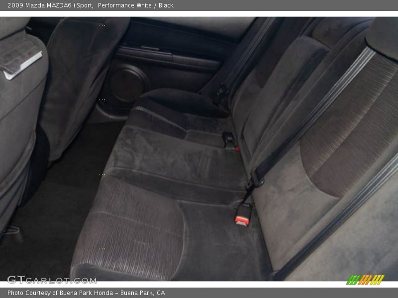 Performance White / Black 2009 Mazda MAZDA6 i Sport