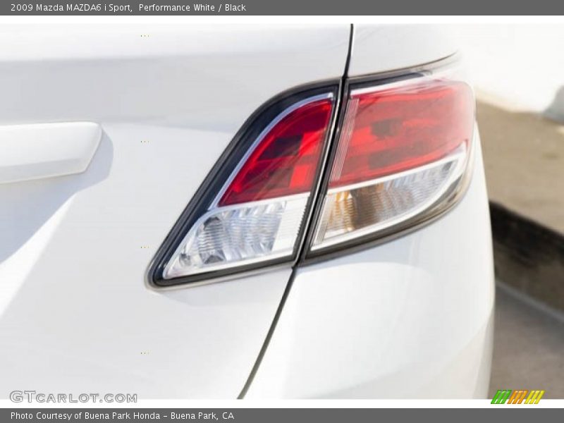 Performance White / Black 2009 Mazda MAZDA6 i Sport
