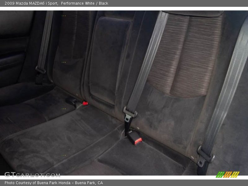 Performance White / Black 2009 Mazda MAZDA6 i Sport