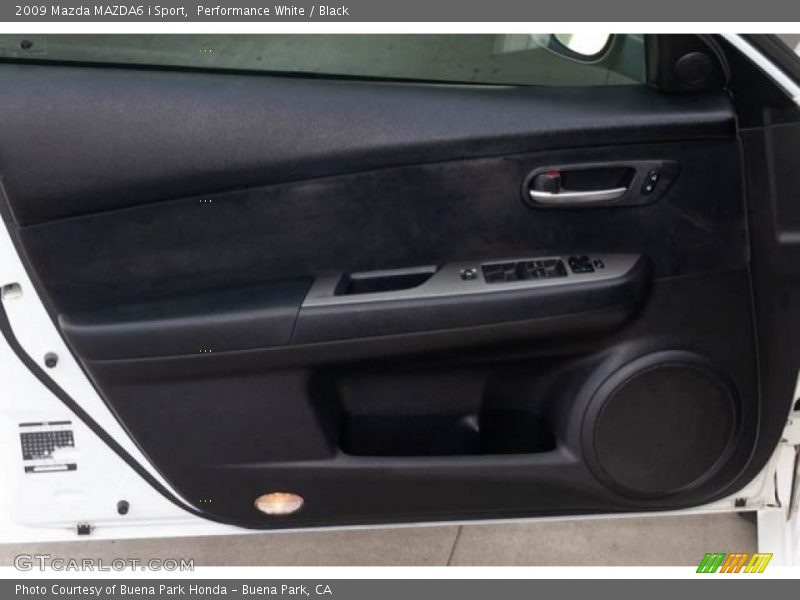 Performance White / Black 2009 Mazda MAZDA6 i Sport
