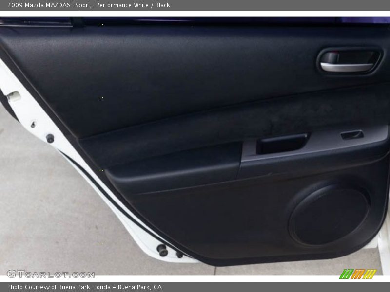 Performance White / Black 2009 Mazda MAZDA6 i Sport