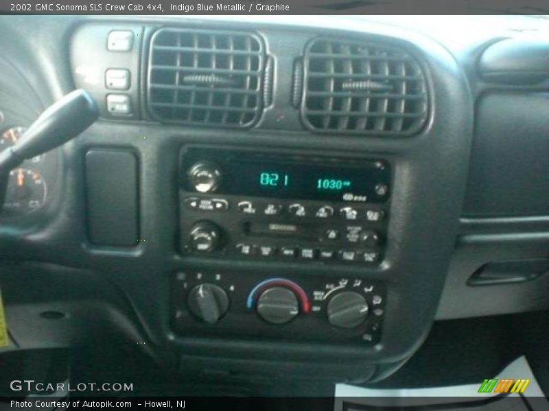 Indigo Blue Metallic / Graphite 2002 GMC Sonoma SLS Crew Cab 4x4
