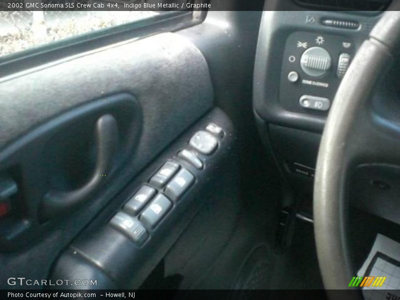 Indigo Blue Metallic / Graphite 2002 GMC Sonoma SLS Crew Cab 4x4