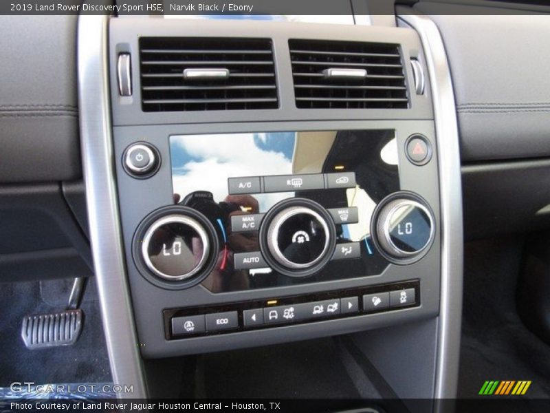 Controls of 2019 Discovery Sport HSE