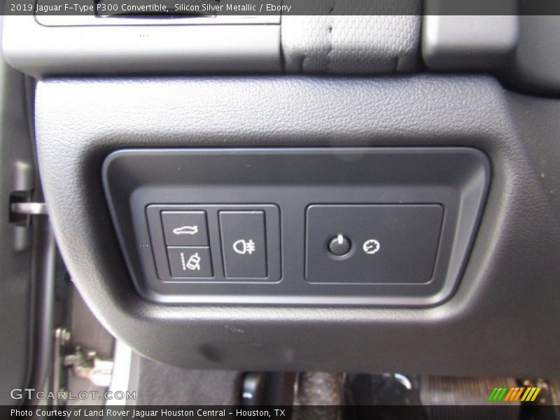 Silicon Silver Metallic / Ebony 2019 Jaguar F-Type P300 Convertible