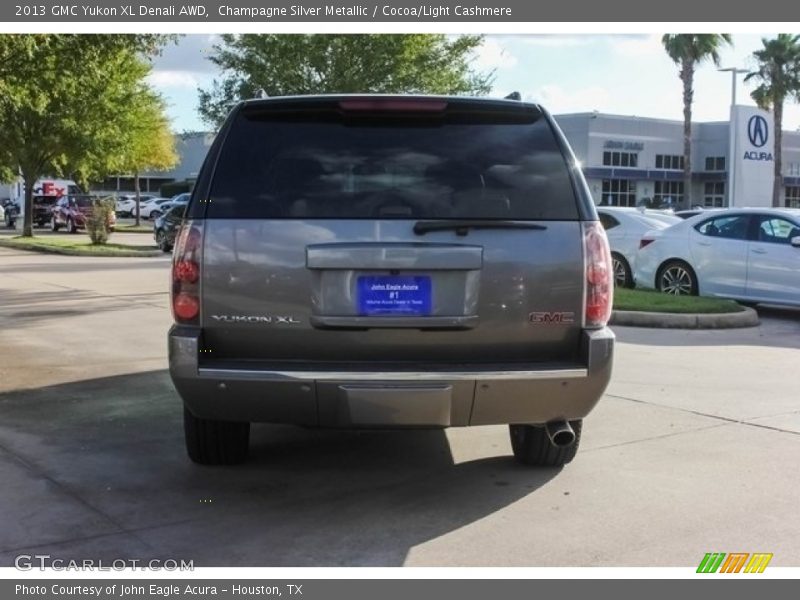 Champagne Silver Metallic / Cocoa/Light Cashmere 2013 GMC Yukon XL Denali AWD