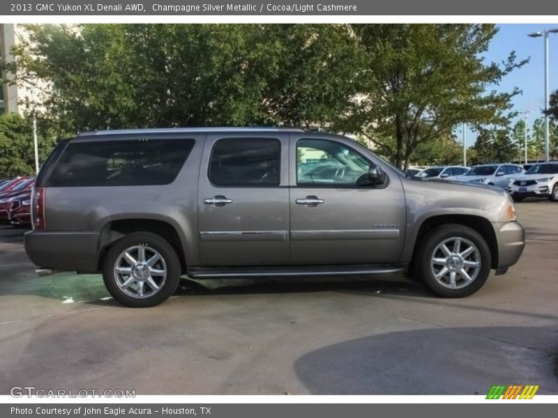 Champagne Silver Metallic / Cocoa/Light Cashmere 2013 GMC Yukon XL Denali AWD