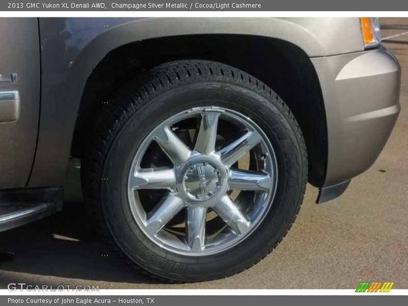 Champagne Silver Metallic / Cocoa/Light Cashmere 2013 GMC Yukon XL Denali AWD