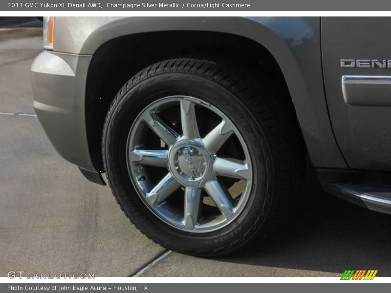 Champagne Silver Metallic / Cocoa/Light Cashmere 2013 GMC Yukon XL Denali AWD