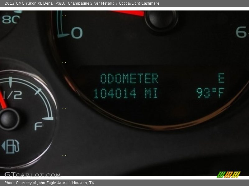 Champagne Silver Metallic / Cocoa/Light Cashmere 2013 GMC Yukon XL Denali AWD
