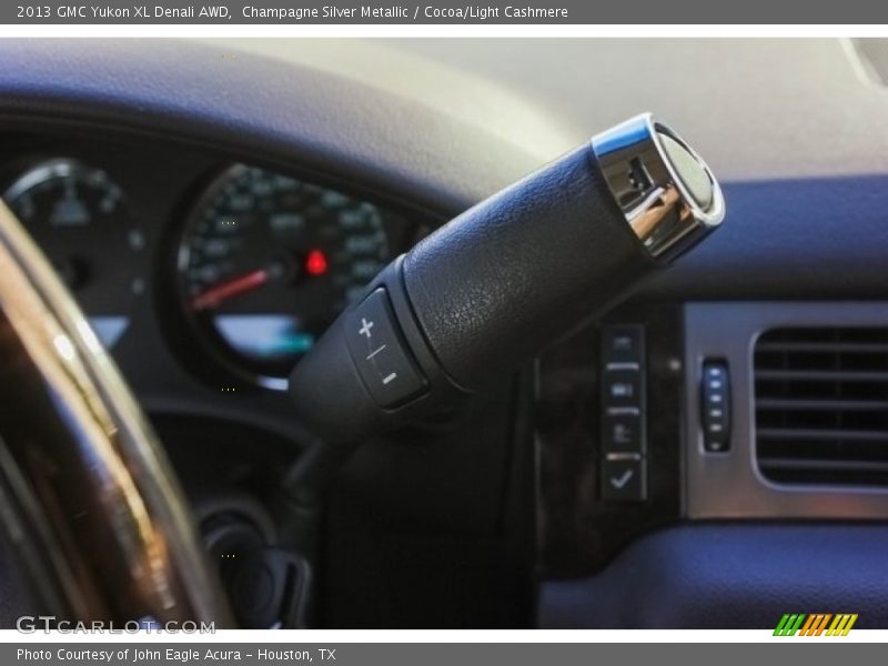 Champagne Silver Metallic / Cocoa/Light Cashmere 2013 GMC Yukon XL Denali AWD