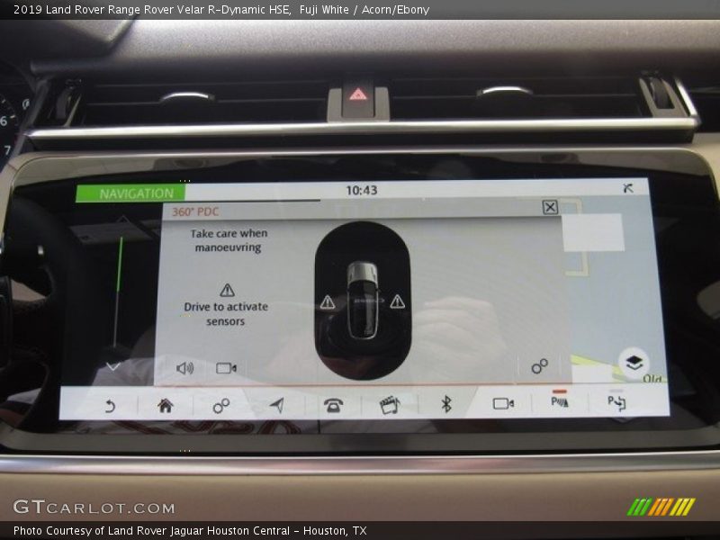 Controls of 2019 Range Rover Velar R-Dynamic HSE