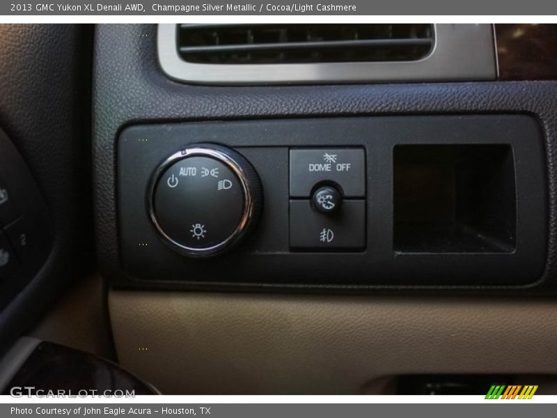 Champagne Silver Metallic / Cocoa/Light Cashmere 2013 GMC Yukon XL Denali AWD