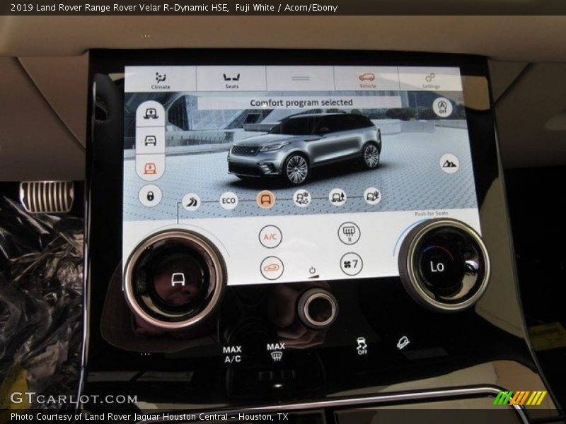 Controls of 2019 Range Rover Velar R-Dynamic HSE