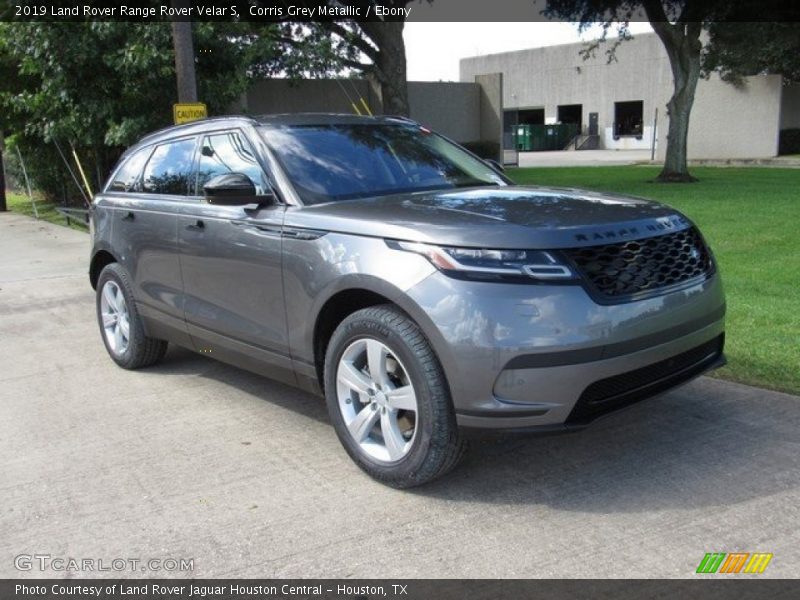 Front 3/4 View of 2019 Range Rover Velar S