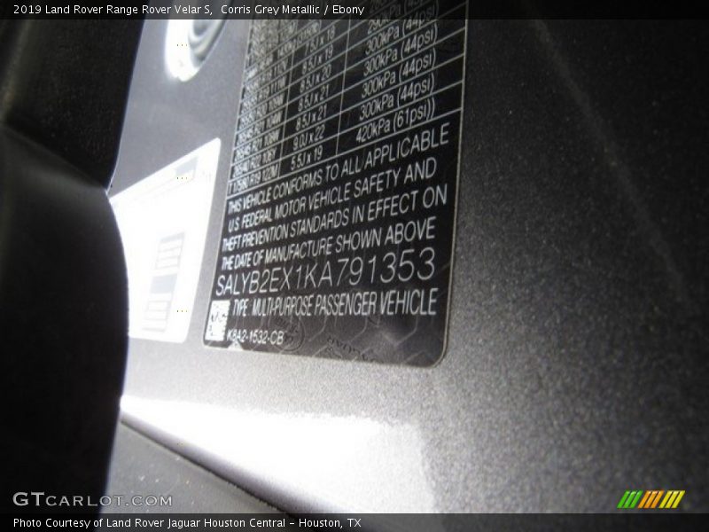 Corris Grey Metallic / Ebony 2019 Land Rover Range Rover Velar S
