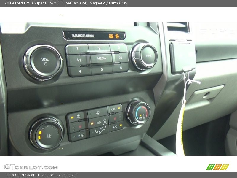Magnetic / Earth Gray 2019 Ford F250 Super Duty XLT SuperCab 4x4