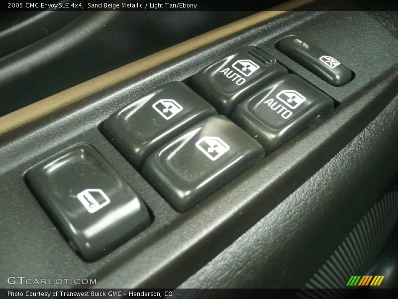Sand Beige Metallic / Light Tan/Ebony 2005 GMC Envoy SLE 4x4