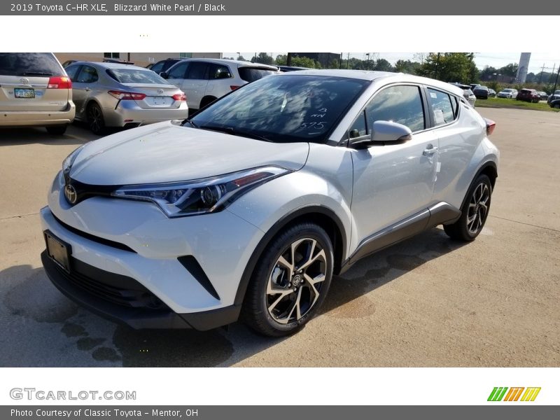 Blizzard White Pearl / Black 2019 Toyota C-HR XLE