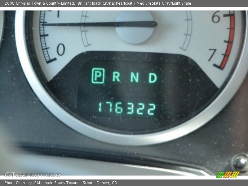 Brilliant Black Crystal Pearlcoat / Medium Slate Gray/Light Shale 2008 Chrysler Town & Country Limited