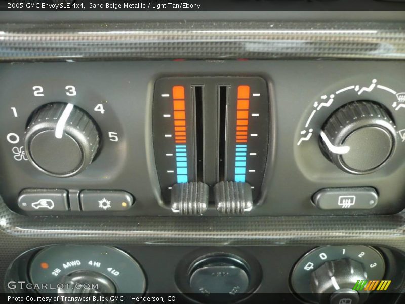 Sand Beige Metallic / Light Tan/Ebony 2005 GMC Envoy SLE 4x4