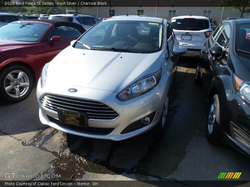 Ingot Silver / Charcoal Black 2018 Ford Fiesta SE Sedan