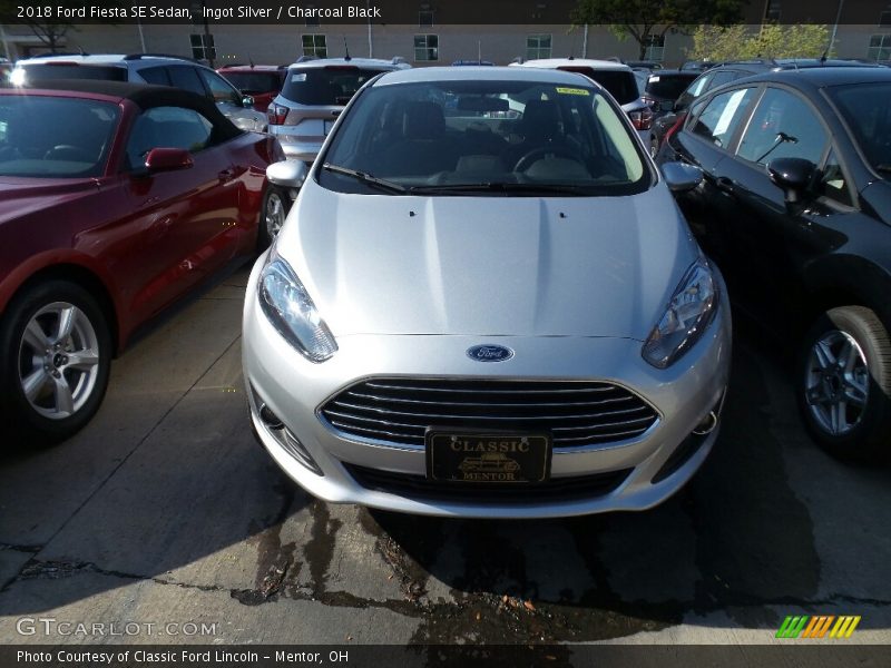Ingot Silver / Charcoal Black 2018 Ford Fiesta SE Sedan