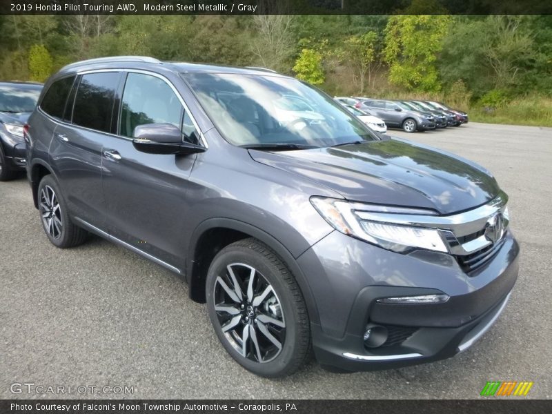 Front 3/4 View of 2019 Pilot Touring AWD
