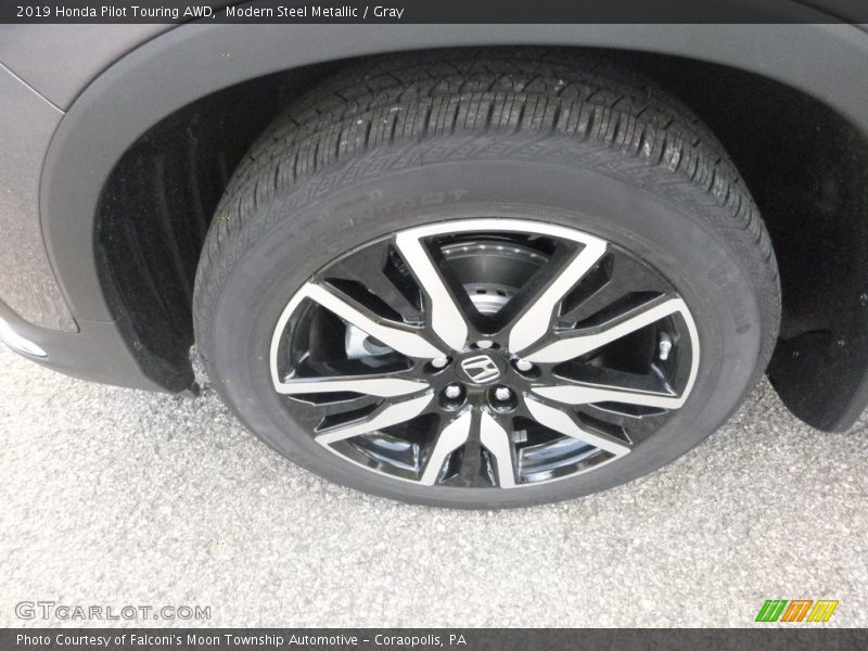 Modern Steel Metallic / Gray 2019 Honda Pilot Touring AWD