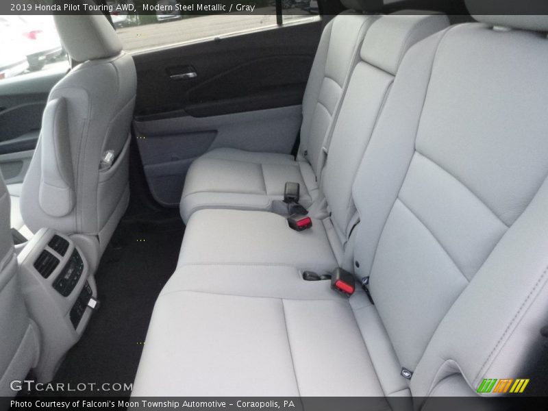 Modern Steel Metallic / Gray 2019 Honda Pilot Touring AWD