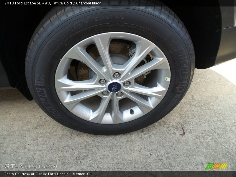 White Gold / Charcoal Black 2018 Ford Escape SE 4WD