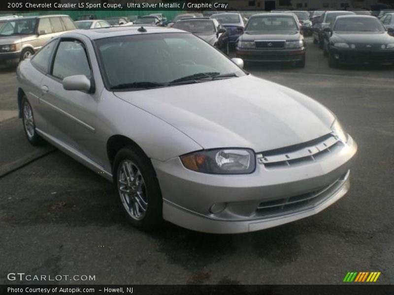 Ultra Silver Metallic / Graphite Gray 2005 Chevrolet Cavalier LS Sport Coupe