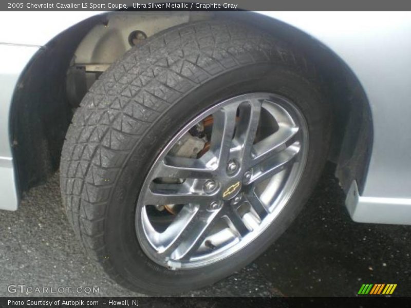 Ultra Silver Metallic / Graphite Gray 2005 Chevrolet Cavalier LS Sport Coupe