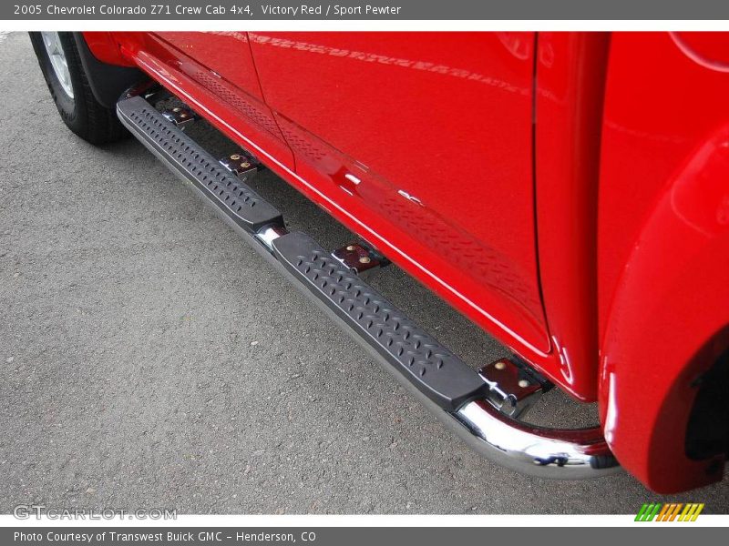 Victory Red / Sport Pewter 2005 Chevrolet Colorado Z71 Crew Cab 4x4