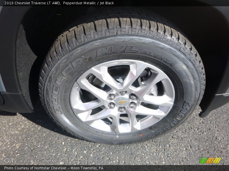 Pepperdust Metallic / Jet Black 2019 Chevrolet Traverse LT AWD