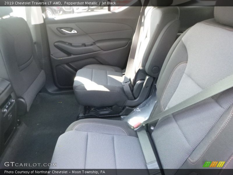 Pepperdust Metallic / Jet Black 2019 Chevrolet Traverse LT AWD