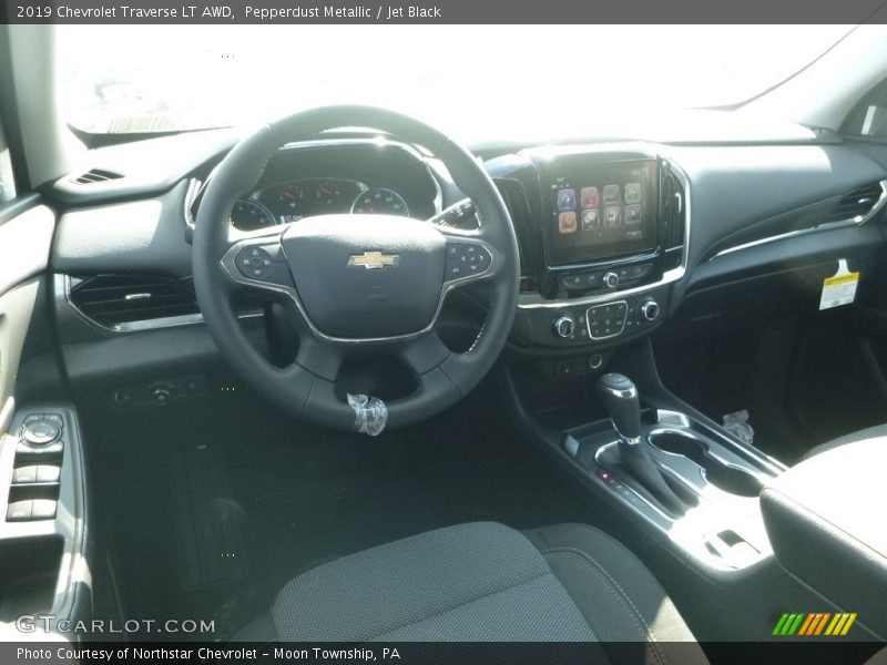 Pepperdust Metallic / Jet Black 2019 Chevrolet Traverse LT AWD
