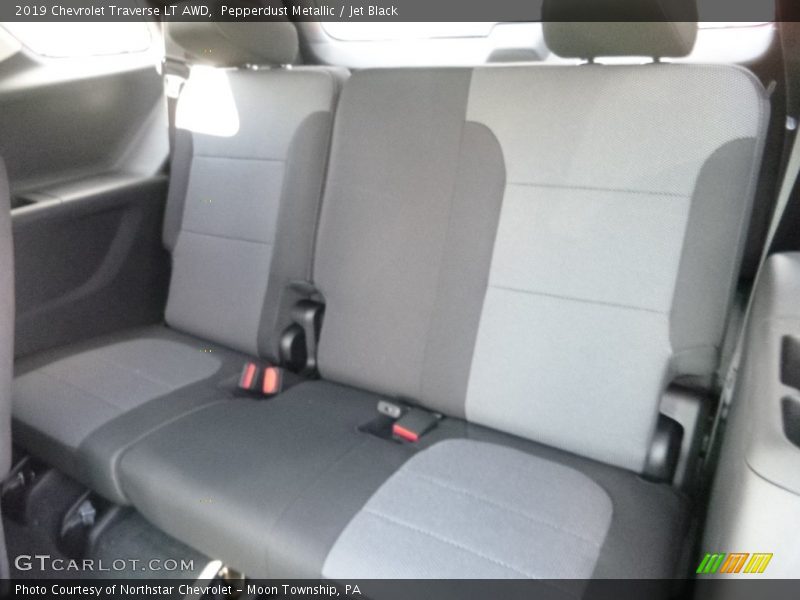 Pepperdust Metallic / Jet Black 2019 Chevrolet Traverse LT AWD