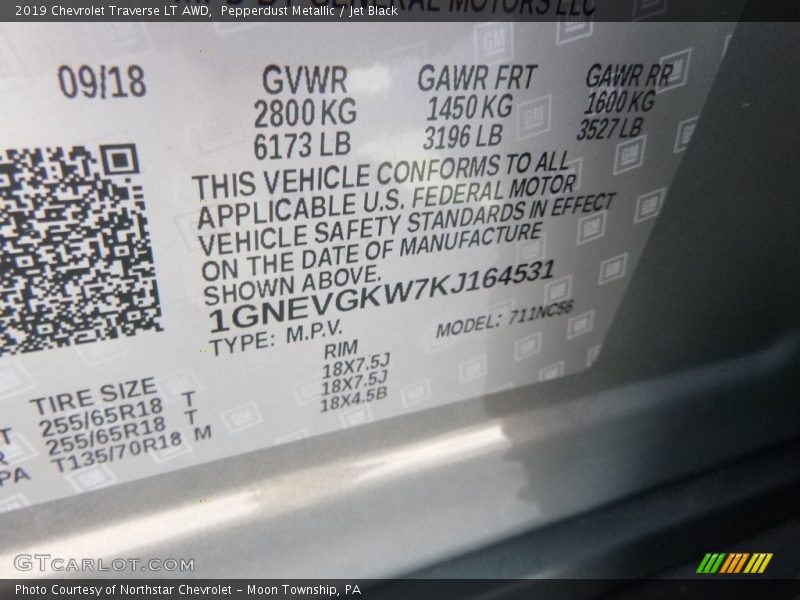 Pepperdust Metallic / Jet Black 2019 Chevrolet Traverse LT AWD
