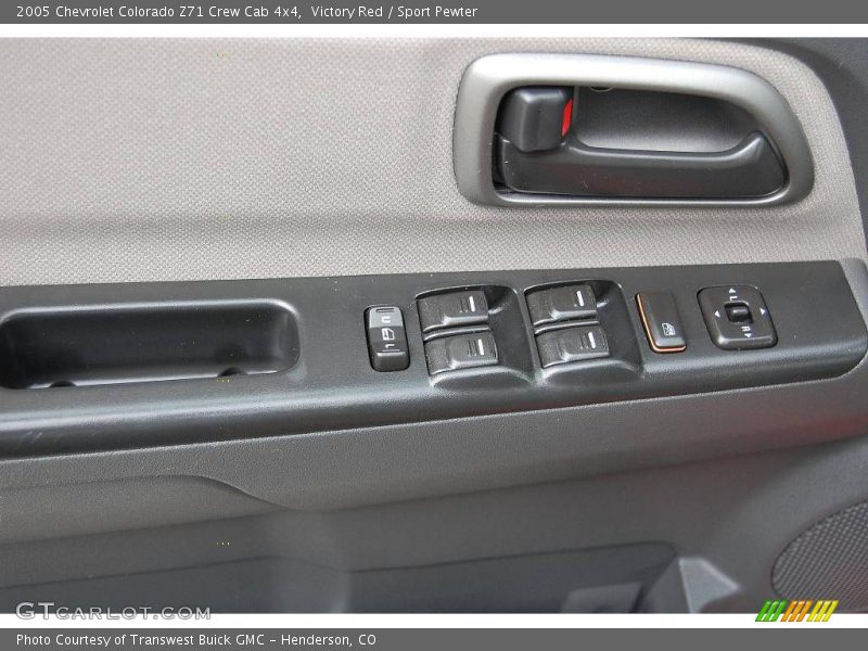 Victory Red / Sport Pewter 2005 Chevrolet Colorado Z71 Crew Cab 4x4